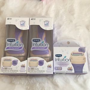 Schick Intuition Razor Set New